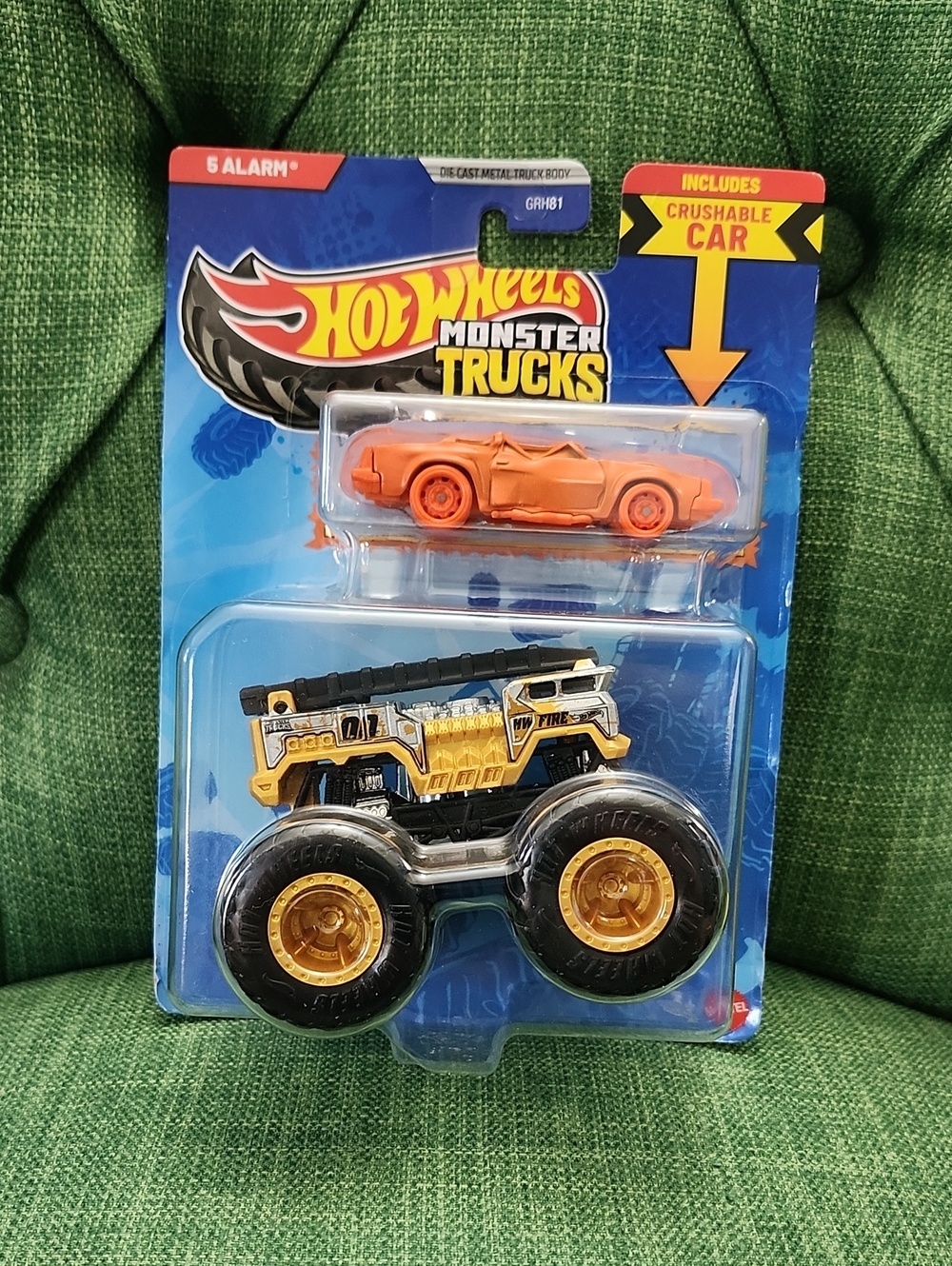 Hot Wheels Monster Trucks Crushable Car Pack - Orange & Gold